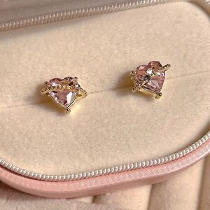 🎀 Bundle earrings, $10 for each, buy 2 get 1 more pairs for free